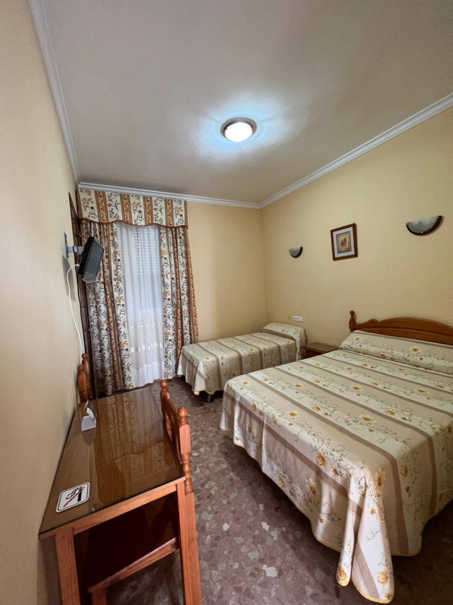 El Arahal Hotel Chamizo מראה חיצוני תמונה